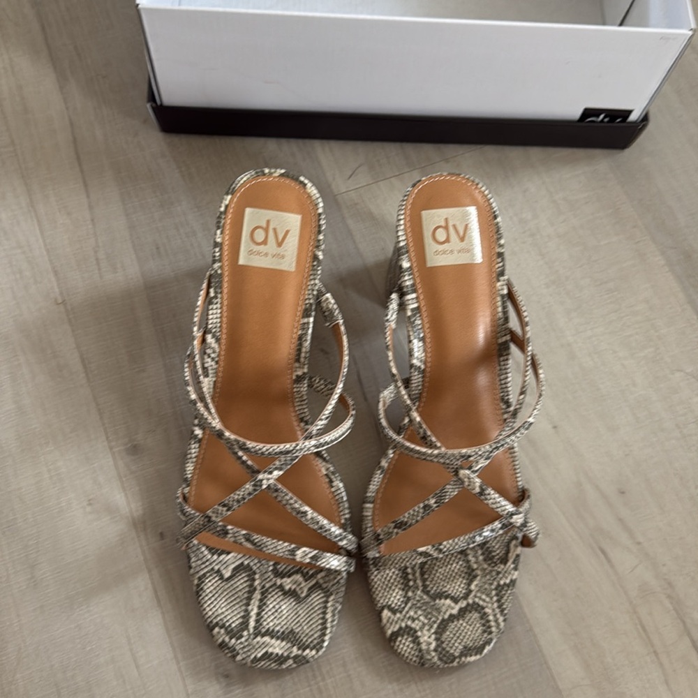Dolce Vita ❤️🔥 Snake Print Hinx Block Heel Sandals - Picture 4 of 6